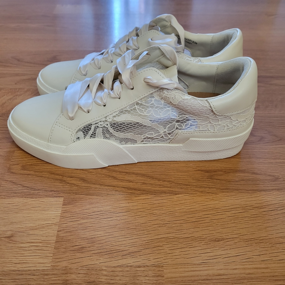 DV Dolce Vita Harryson Ivory Lace Sneakers Ribbon Shoes Bridal Girly Size 8